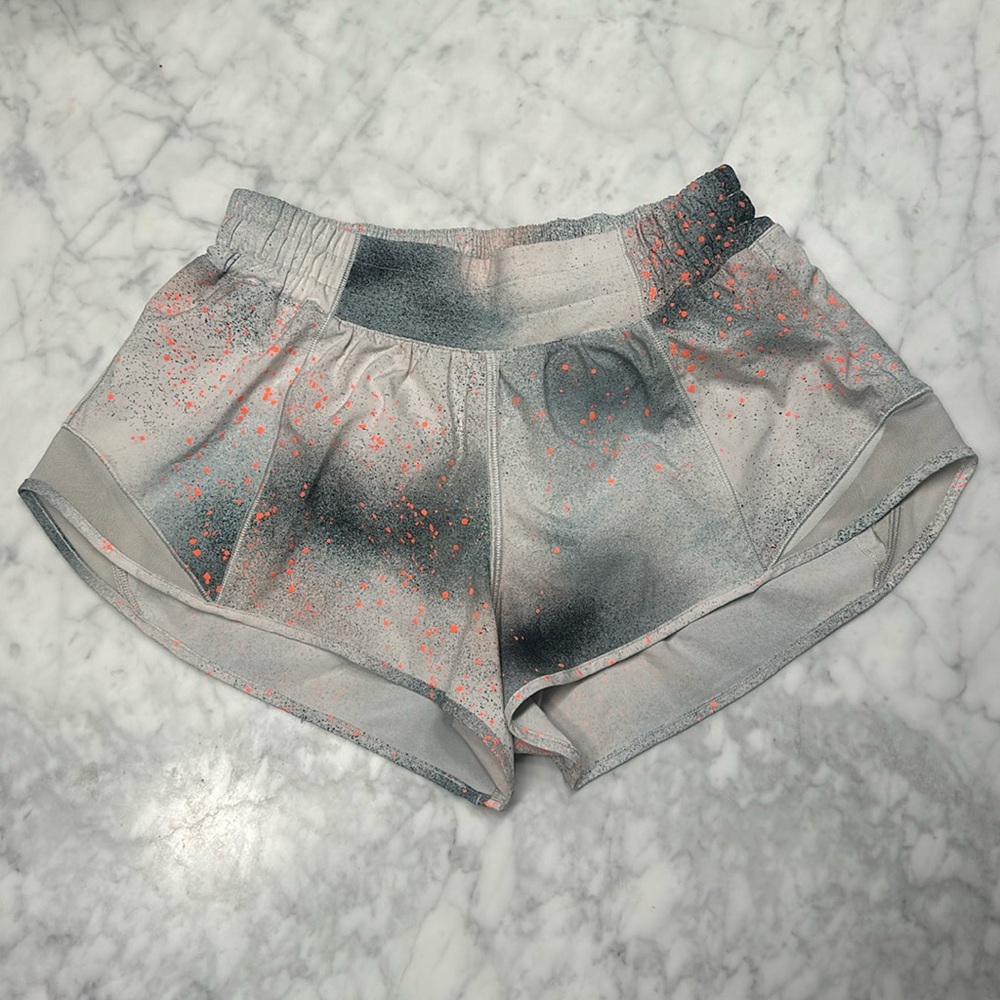 Lululemon Hotty Hot Low-Rise Lined Short 2.5 Inch